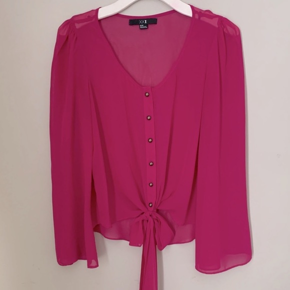 Forever 21 Tops - Forever 21 size M fuchsia blouse